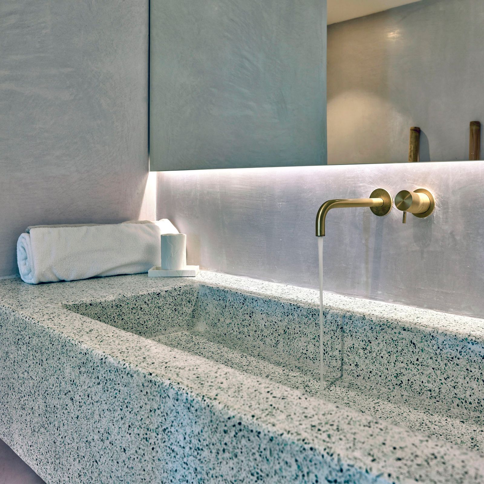 Iconico, partner of The Blue Pearl